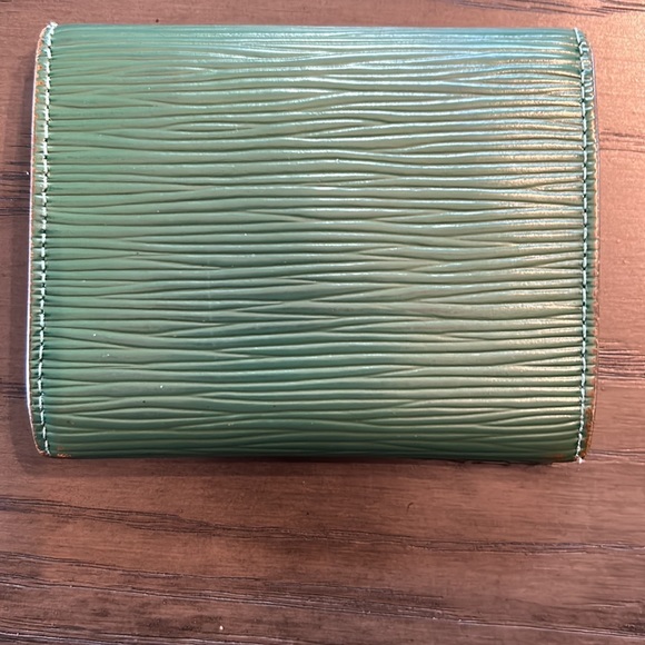 Louis Vuitton Green Epi Card Holder - Picture 5 of 12